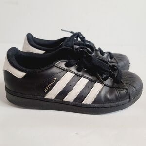 Adidas Superstar Classic Black and White Sneaker size 2 1/2